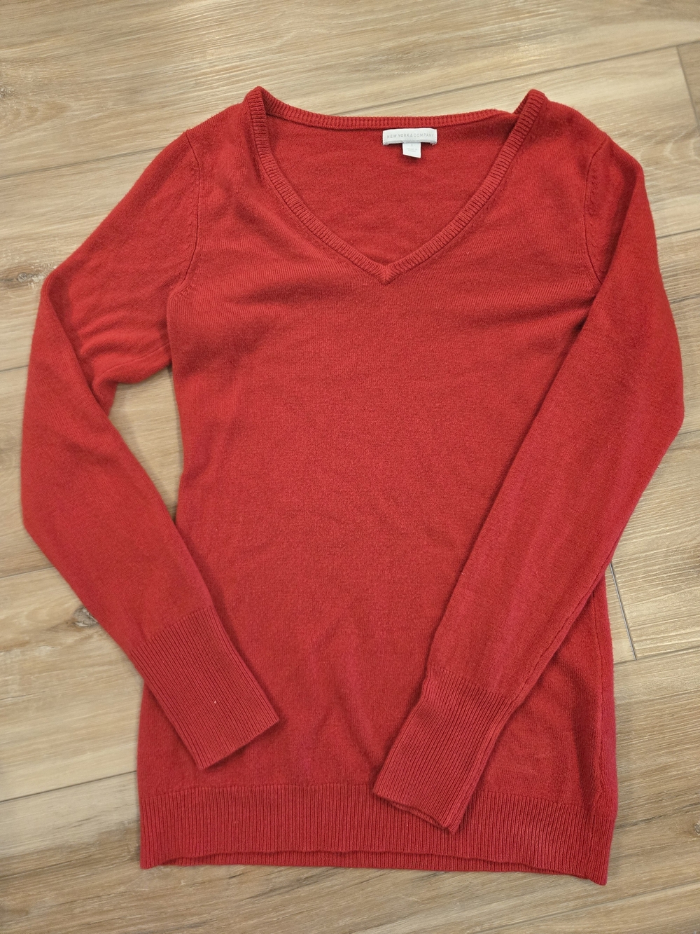 New York & Company Red V-Neck Women's Sweater
